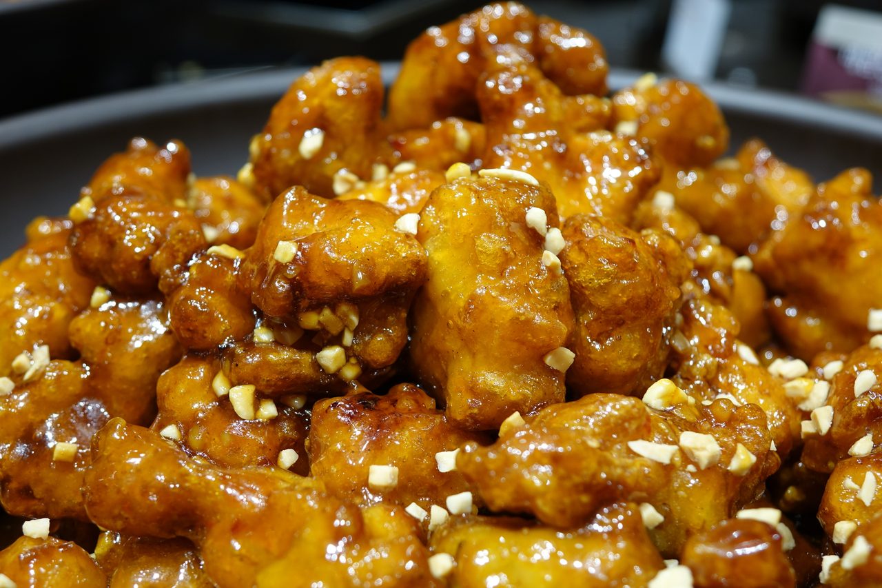 Dak-gangjeong (Sweet Crispy Glazed Fried Chicken)