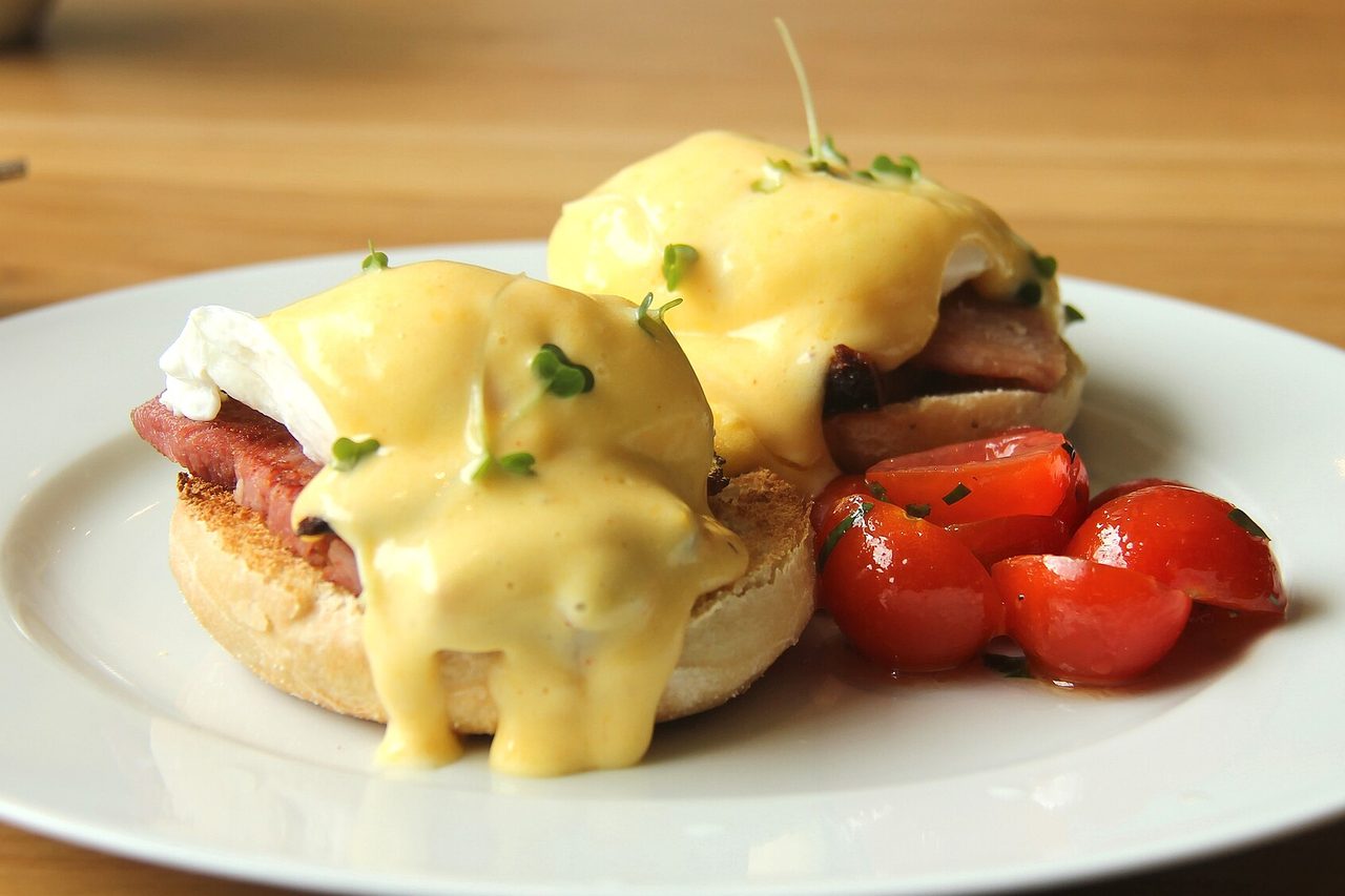 Eggs Benedict (Poached Eggs and Hollandaise on English Muffins)