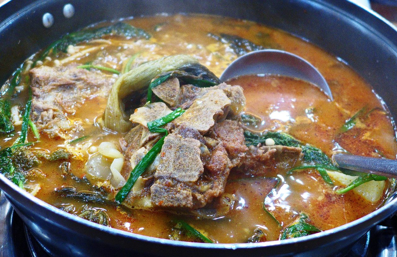 Gamjatang (Spicy Pork Back-Bone Stew with Potato)