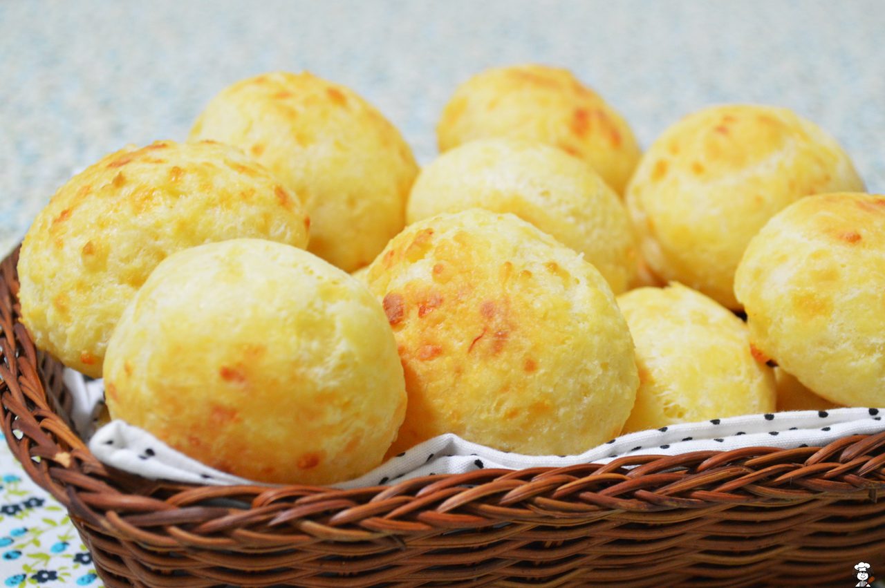 Pao de Queijo (Brazilian Cheese Bread)