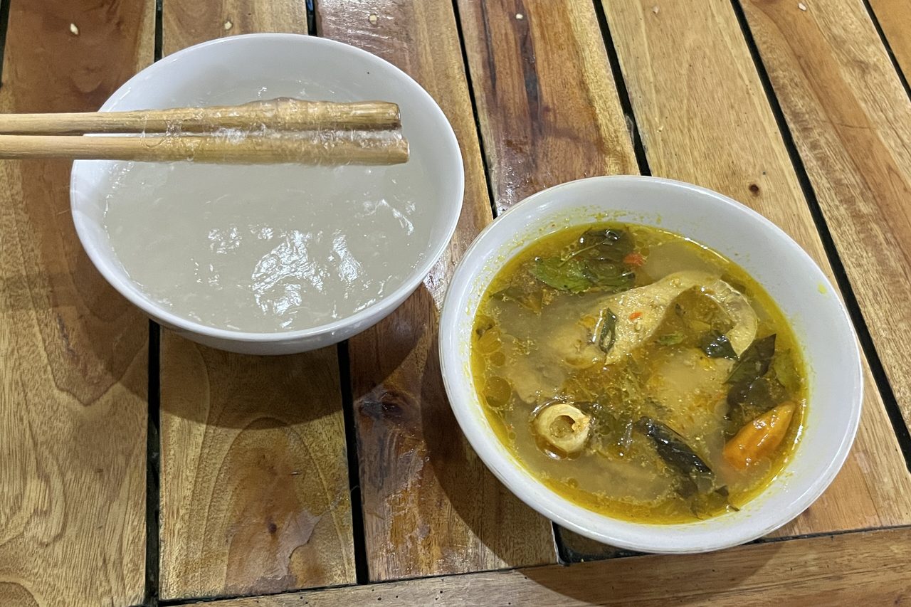 Papeda (Sago Starch Porridge with Yellow Fish Soup)