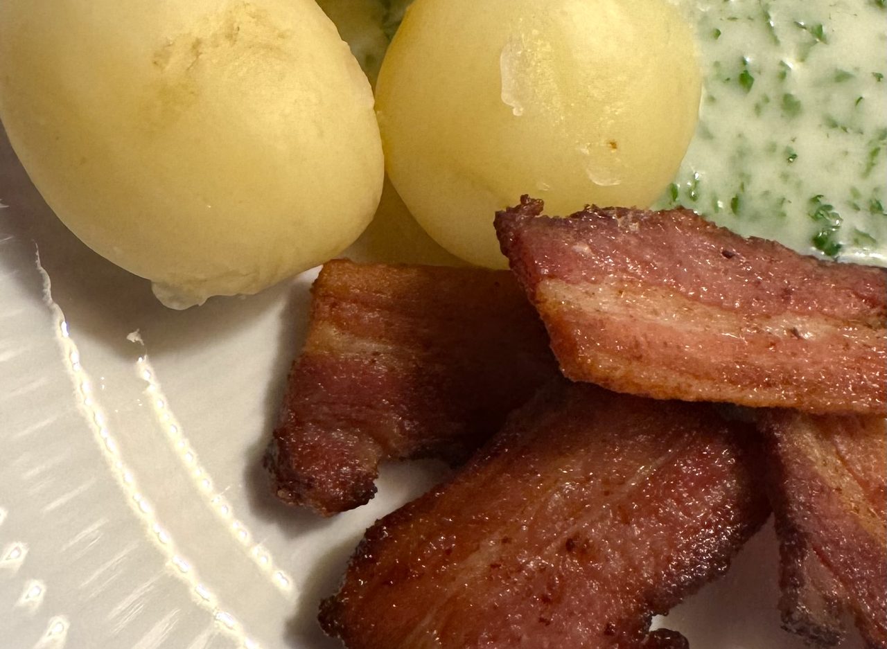 Stegt Flæsk med Persillesovs (Danish Crisp Pork with Parsley Sauce)